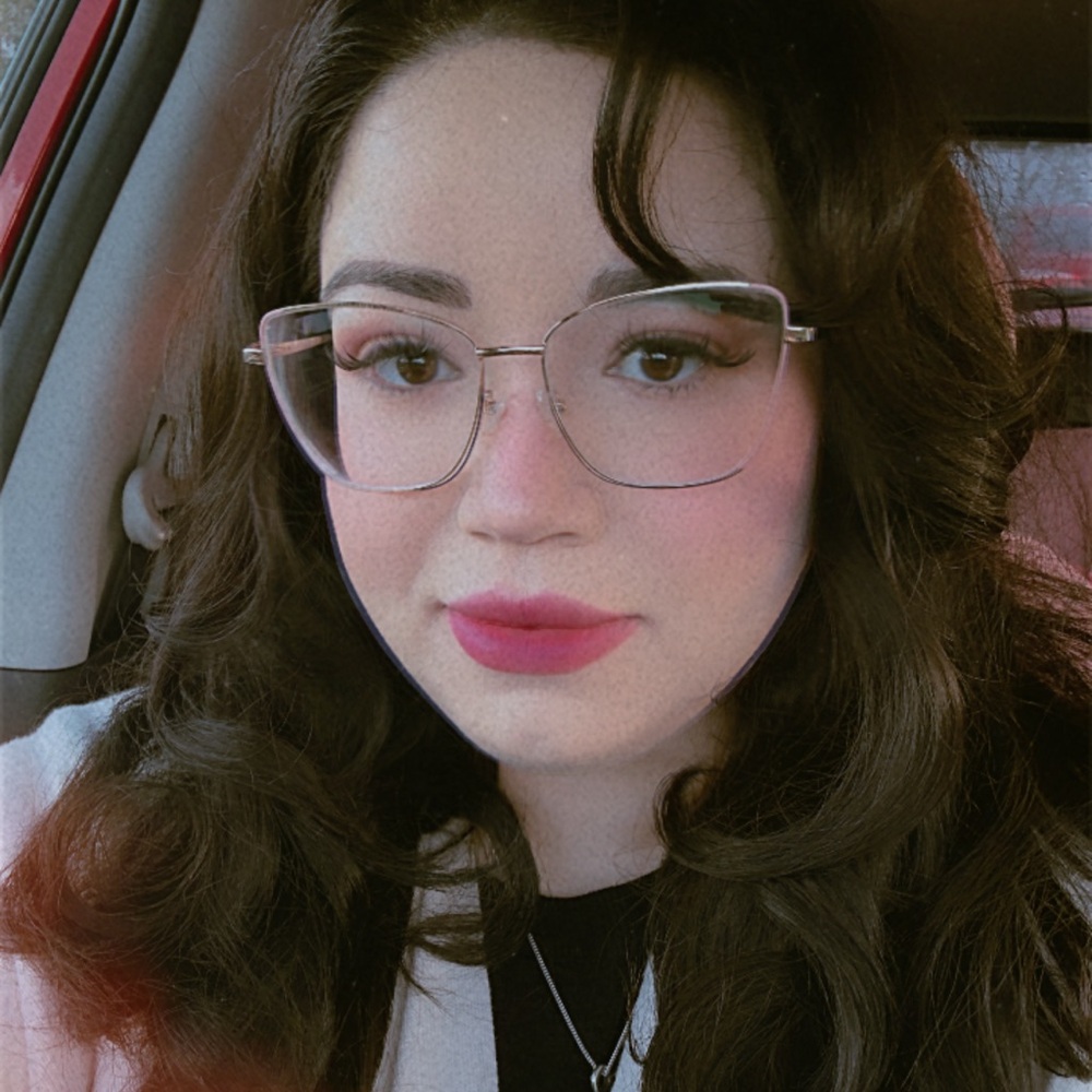 Meet your Posher, Daniela